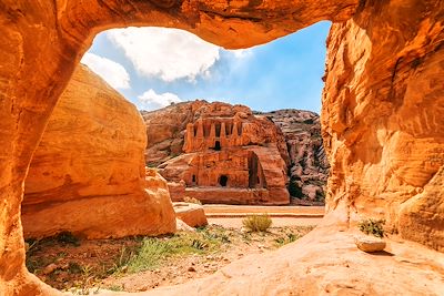 © Volodymyr Shevchuk / Adobe Stock - Ruines de Petra - Jordanie Ruines de Petra - Jordanie