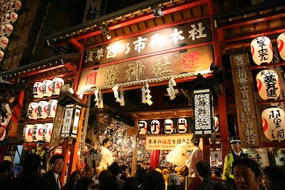© TCVB - Tori No-ichi - Tokyo - Japon Tori No-ichi - Tokyo - Japon