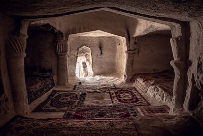 © Cédric Tassan - Grotte - Mangystau - Kazakhstan Grotte - Mangystau - Kazakhstan