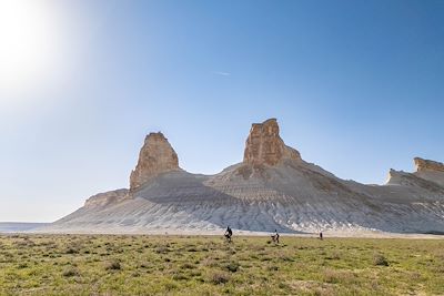 © Bekoraz Zakarin - Vélo - Mangystau - Kazakhstan Vélo - Mangystau - Kazakhstan