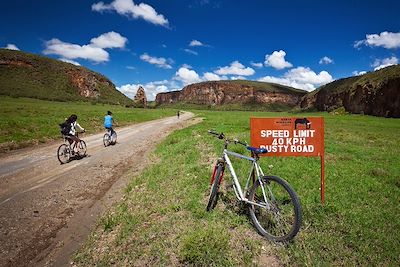 Vélos sur la route du Hell's Gate - Lac Naivasha - Kenya