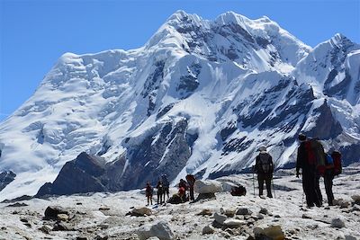 Traversée de la moraine du glacier Proletarsky - Kirghizie