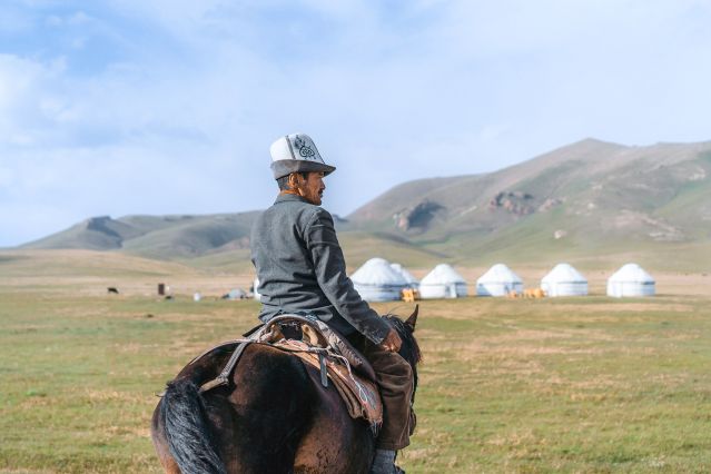 Mongol à cheval - Kirghizistan