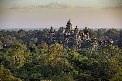 Des temples d'Angkor au rivage de Kep