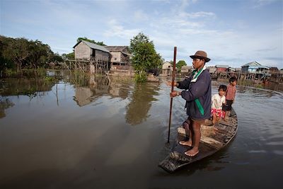 Habitants du village de Kompong Phluk - Cambodge