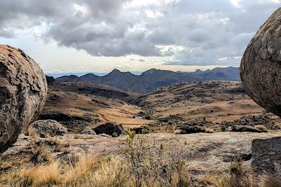 Massif Andringitra - Vue Tsaranoro - Madagascar
