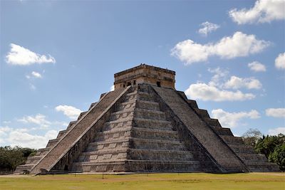 La pyramide de Kukulcan sur le site de Chichen Itza - Mexique