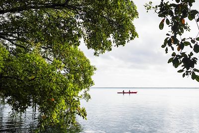 Kayak dans la Laguna de Bacalar - Yucatan - Mexique