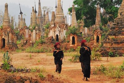 © Candice Leboulenger - Shwe Inn Thein - Inn Dein - Lac Inle - Birmanie Shwe Inn Thein - Inn Dein - Lac Inle - Birmanie