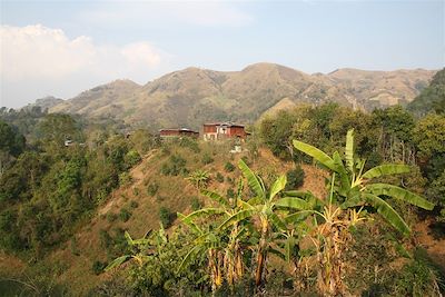 © Marie Joffres - Village pao dans la région du lac Inle - Birmanie Village pao dans la région du lac Inle - Birmanie