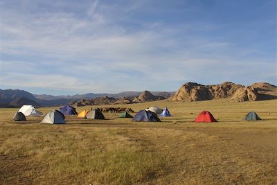 © Joel Rauzy - Campement au coeur de l'Altaï mongol - Mongolie Campement au coeur de l'Altaï mongol - Mongolie