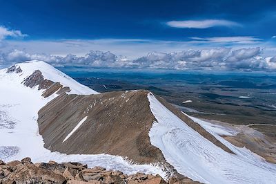 © driendl / Adobe Stock - Glacier Potanine - Massif de l'Altaï - Mongolie Glacier Potanine - Massif de l'Altaï - Mongolie