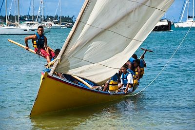 © GUIZIOU Franck / hemis.fr - Course de yoles - Martinique Course de yoles - Martinique