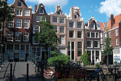 © Frank Houtstra - Sur le canal d'Amsterdam - Pays-Bas Sur le canal d'Amsterdam - Pays-Bas