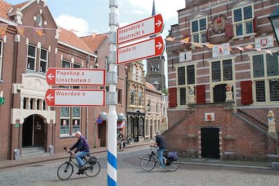 Randonnée à vélo dans le village d'Oudewater - Pays-Bas