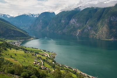 © Dash Med / Getty Images - Vue panoramique - Aurlandsfjord - Norvege Vue panoramique - Aurlandsfjord - Norvege