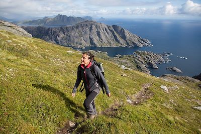 © Kristin Folsland Olsen / Nordnorge - Randonnée sur l'île de Moskenes - Lofoten - Norvège Randonnée sur l'île de Moskenes - Lofoten - Norvège