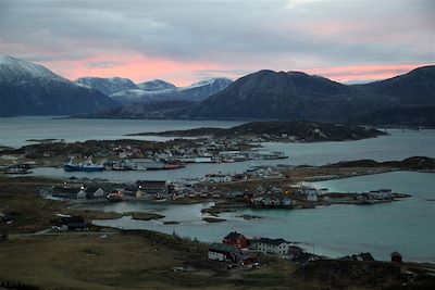 © Anaëlle Salmon - Marche dans la région de Tromso - Norvège Marche dans la région de Tromso - Norvège