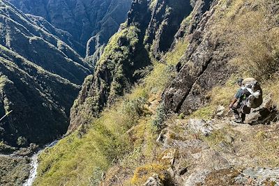 Sentier entre les villages de Lingam et de Hongon - Népal