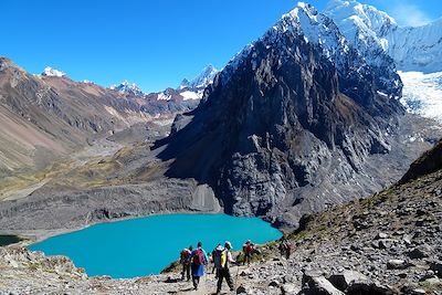 © Walter Christian Mendez Bendezu - Huayhuash - Lac Jurau - Pérou Huayhuash - Lac Jurau - Pérou