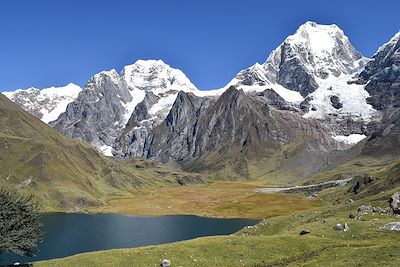 © Walter Christian Mendez Bendezu - Lac Mitucocha - Huayhuash - Pérou Lac Mitucocha - Huayhuash - Pérou