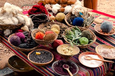 Table de laine d'Alpaga et les teintures naturelles au Pérou 