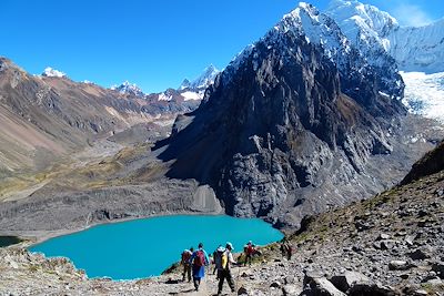 © Walter Christian Mendez Bendezu - Huayhuash - Lac Jurau - Pérou Huayhuash - Lac Jurau - Pérou