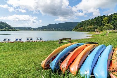 © Angela Meier / Adobe Stock - Lac de Furnas - Sao Miguel - Açores - Portugal Lac de Furnas - Sao Miguel - Açores - Portugal