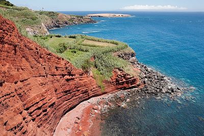 © h368k742 / Adobe Stock - Topo - Sao Jorge - Açores - Portugal Topo - Sao Jorge - Açores - Portugal