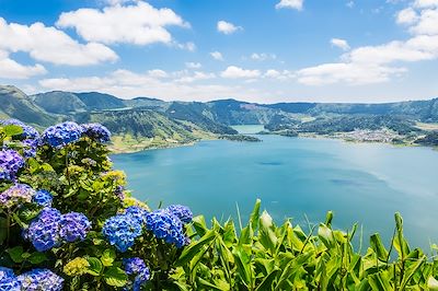 © VickySP / iStock - Lac Sete Cidades - Ile Sao Miguel - Açores - Portugal Lac Sete Cidades - Ile Sao Miguel - Açores - Portugal