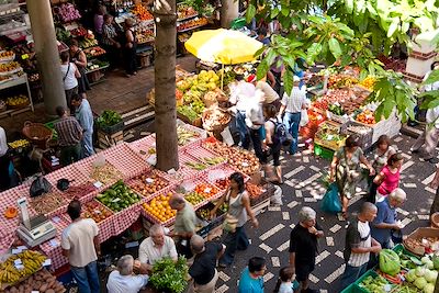 © 3quarks / iStock - Marché de Funchal - Madère - Portugal Marché de Funchal - Madère - Portugal