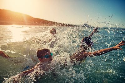 © Imgorthand / Getty Images - Enfants - Baignade Enfants - Baignade