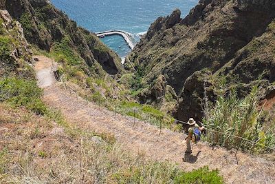 © GUIZIOU Franck / hemis.fr - Randonnée de Prazeres à Paul do Mar par le Caminho Real - Madère - Portugal Randonnée de Prazeres à Paul do Mar par le Caminho Real - Madère - Portugal