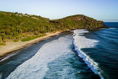 © RIEGER Bertrand / hemis.fr - Plage de Grande-Anse - Ile de la Réunion Plage de Grande-Anse - Ile de la Réunion