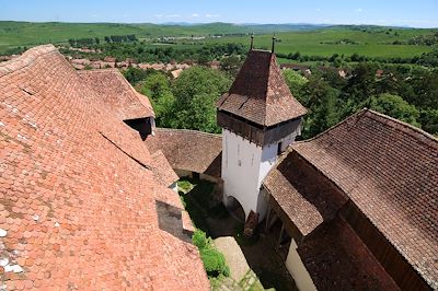 © emicristea / iStock - Eglise de Viscri - Transylvanie - Roumanie Eglise de Viscri - Transylvanie - Roumanie