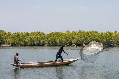 Pêcheurs sur le fleuve Casamance - Sénégal
