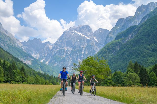 Vélo en famille dans les Alpes slovènes - Slovénie