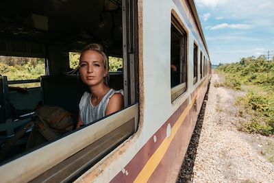© Erik Rosenberg / Stocksy - Voyage en train Voyage en train