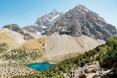 © MarBom / Getty Images - Les lacs dans les montagnes Fanskye - Tadjikistan Les lacs dans les montagnes Fanskye - Tadjikistan