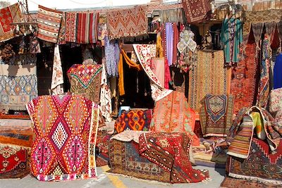 © Jean-Pierre Coston - Bazar au coeur de la Cappadoce - Turquie Bazar au coeur de la Cappadoce - Turquie
