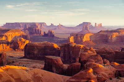 © Francesco Riccardo Iacomino / Getty - Hunt's Mesa, Monument Valley Hunt's Mesa, Monument Valley