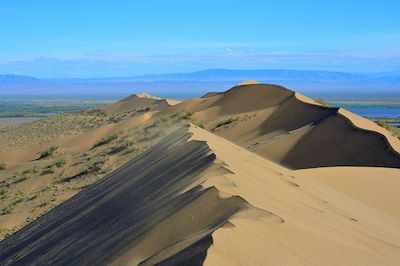 Dunes de sable dans le parc national d’Altyn-Emel - Kazakhstan