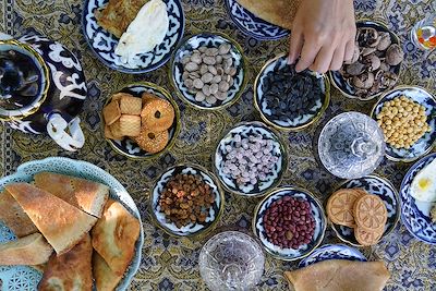 Petit-déjeuner traditionnel Ouzbek (nonushta) - Ouzbékistan