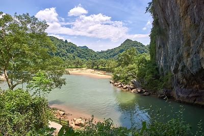 © Eike Leppert / iStock - Grotte de Phong Nha - Vietnam Grotte de Phong Nha - Vietnam