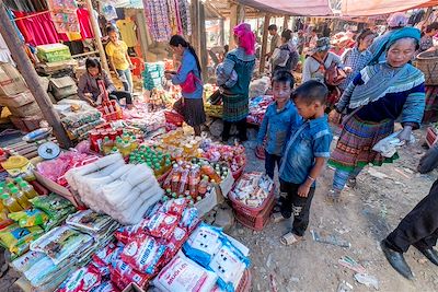 © François Vannière - Marché - Région de Bac Ha - Vietnam Marché - Région de Bac Ha - Vietnam