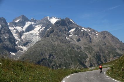 La traversée des Alpes suisses en vélo de route